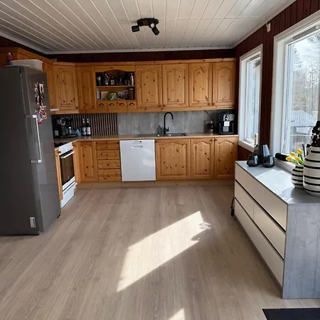 Landlig Med Jacuzzi *