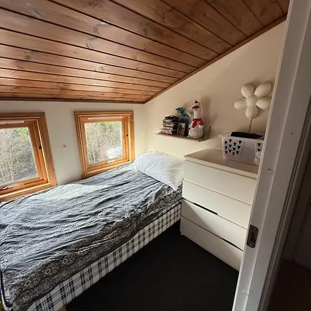 Landlig Med Jacuzzi * Lyngdal