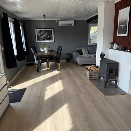 Landlig Med Jacuzzi Appartement Lyngdal