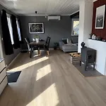 Landlig Med Jacuzzi Apartment Lyngdal